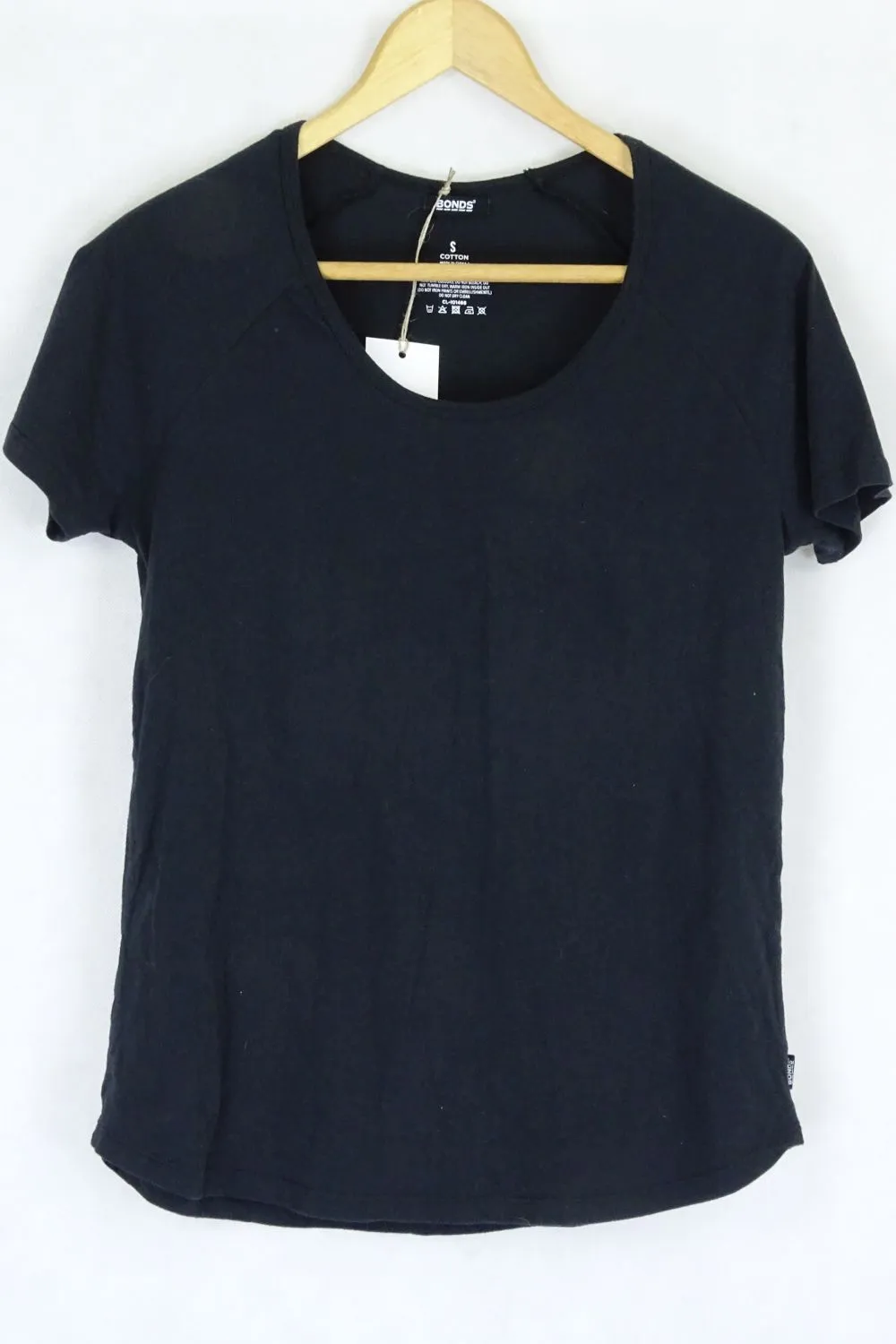 Bond Size S Black T-Shirt