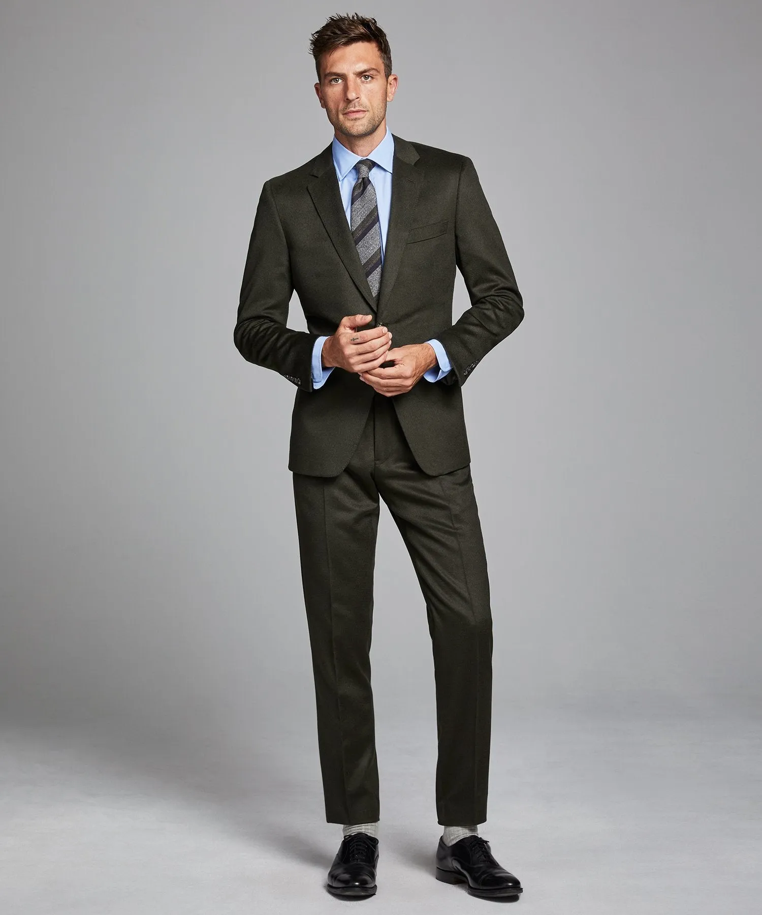 Italian Cashmere Sutton Suit in Olive