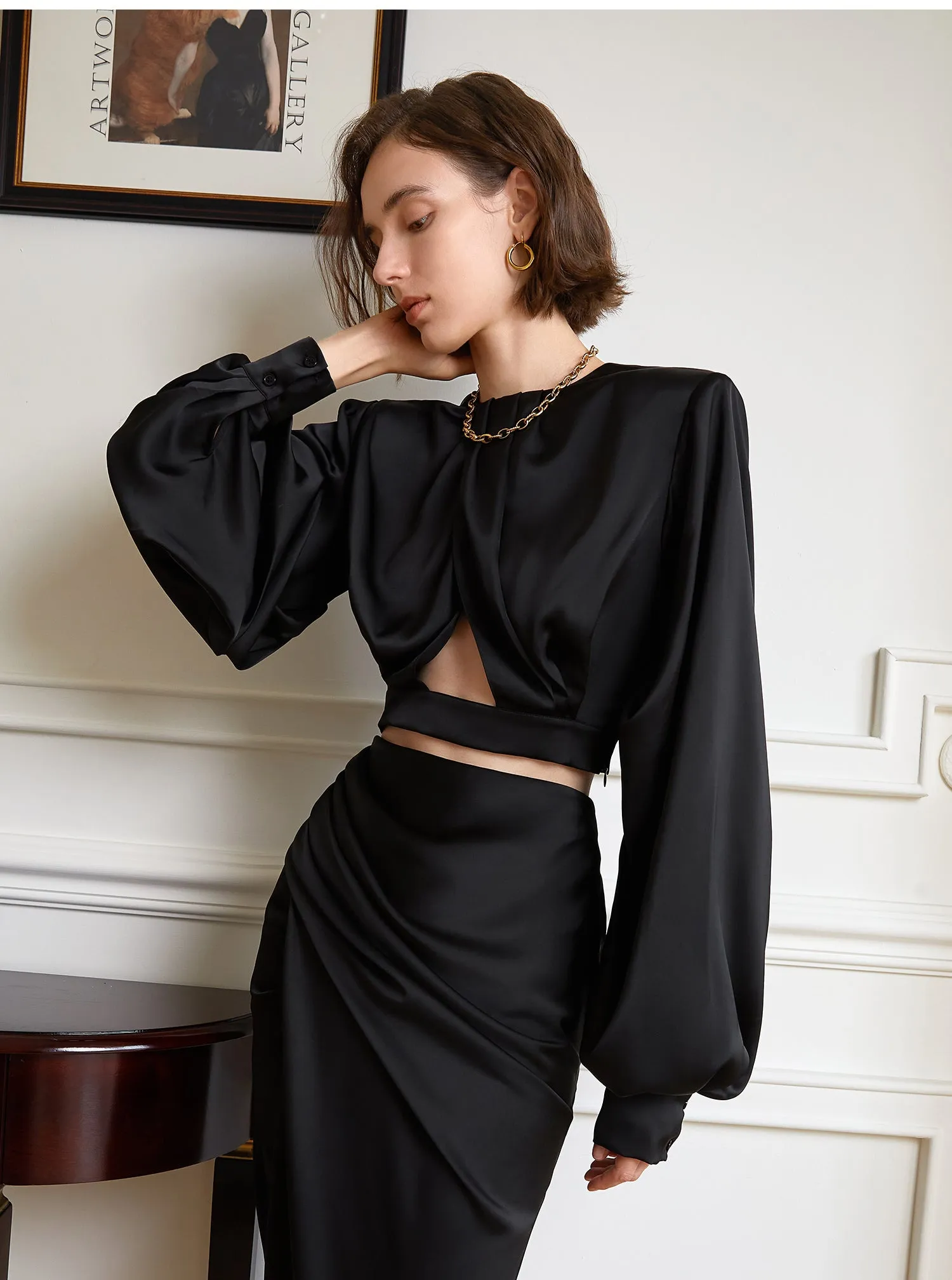 Two-piece suit set a classic high-waisted, pleated skirt and long-sleeved suit set- Fruta